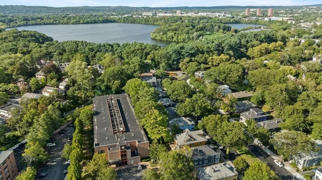 $829,000 | 1 Aberdeen Way, Unit 113, Cambridge, MA 02138