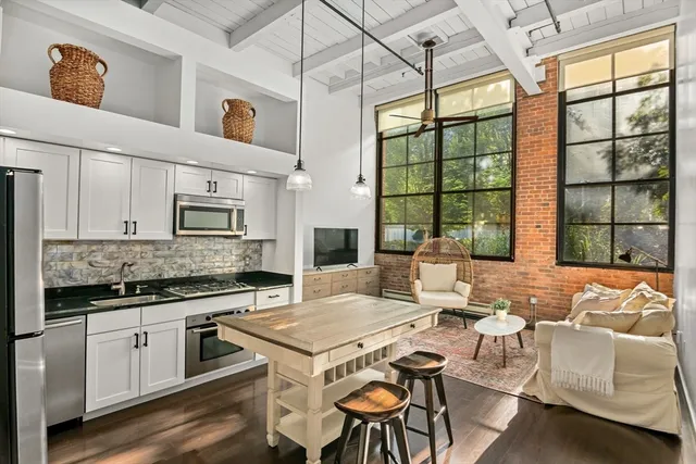 $829,000 | 1 Aberdeen Way, Unit 113, Cambridge, MA 02138