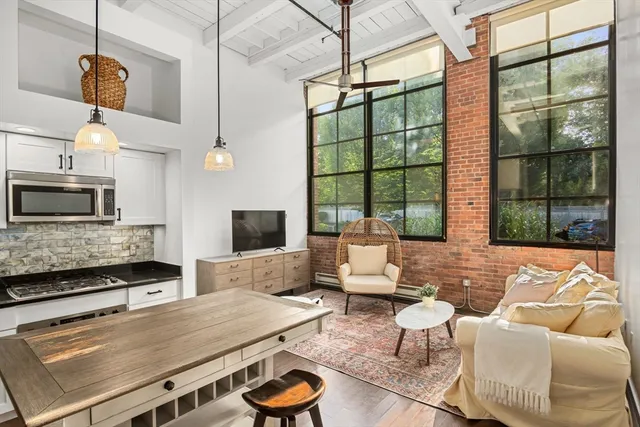 $829,000 | 1 Aberdeen Way, Unit 113, Cambridge, MA 02138