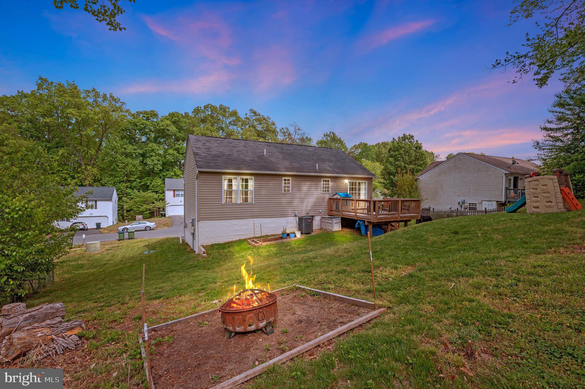 22 Myrtle Road Fredericksburg, VA 22405 - Photo 5 of 44 Great Backyard living
