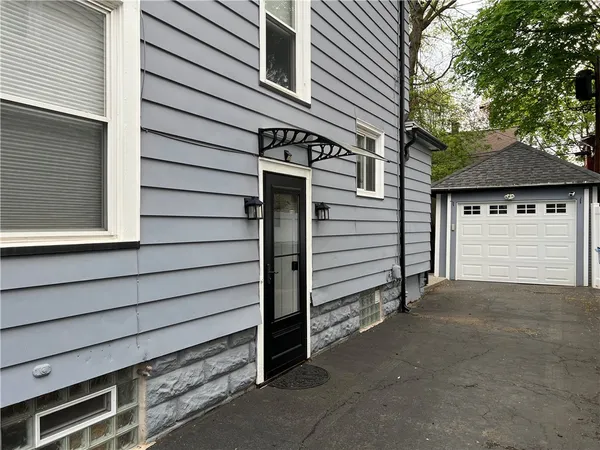 $2,500 | 36 Lansdale Street, Rochester, NY 14620