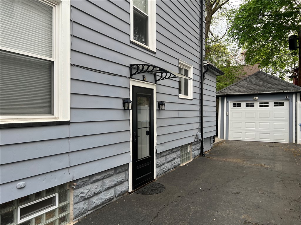 36 Lansdale Street Rochester, NY 14620 - Photo 4 of 35