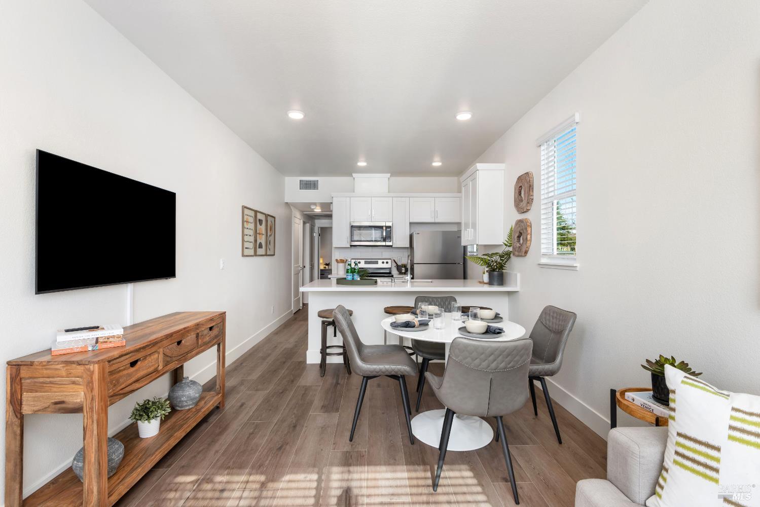 1503 Patty Place Santa Rosa, CA 95407 - Photo 7 of 40 Gallery Image 7