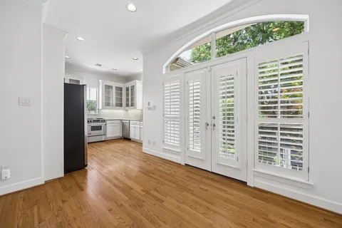 $750,000 | 1119 Banks Street, Houston, TX 77006