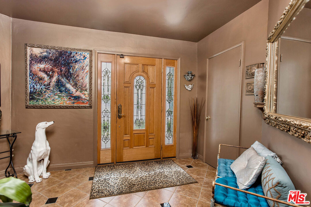 1829 Rosita Drive Glendale, CA 91208 - Photo 3 of 31