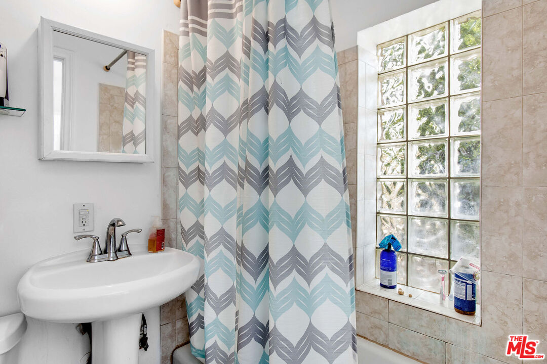 1829 Rosita Drive Glendale, CA 91208 - Photo 30 of 31