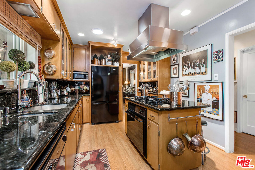 1829 Rosita Drive Glendale, CA 91208 - Photo 8 of 31