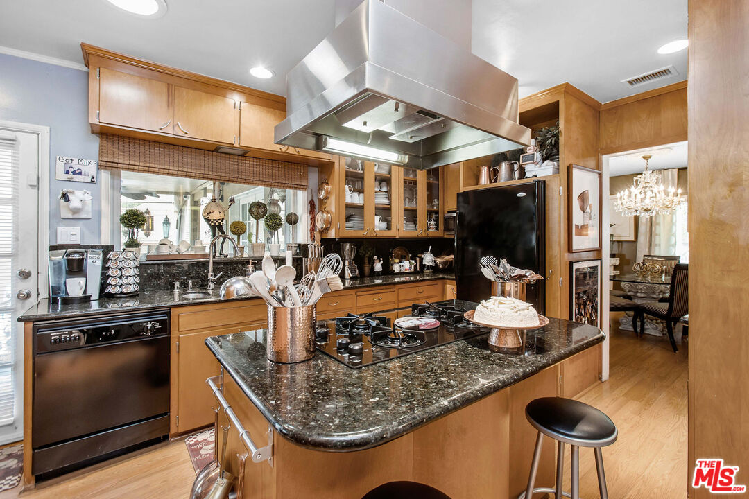 1829 Rosita Drive Glendale, CA 91208 - Photo 9 of 31