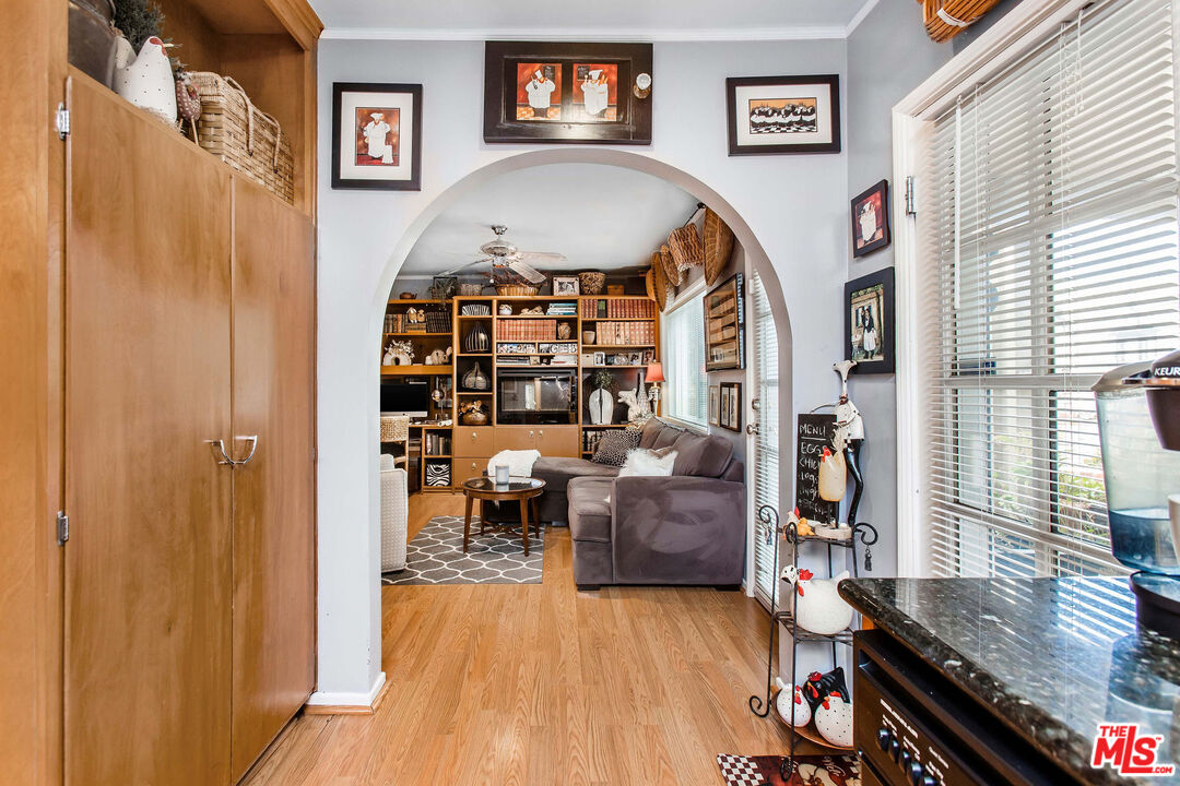 1829 Rosita Drive Glendale, CA 91208 - Photo 10 of 31