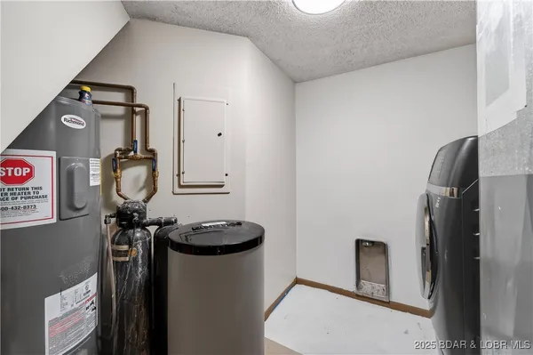 $379,999 | 328 Hogan Drive, Unit C, Lake Ozark, MO 65049