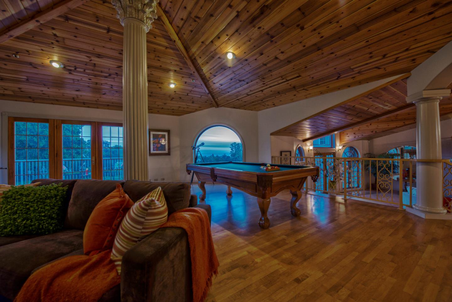 185 Dans Drive La Selva Beach, CA 95076 - Photo 20 of 21 a living room with furniture and a wooden floor