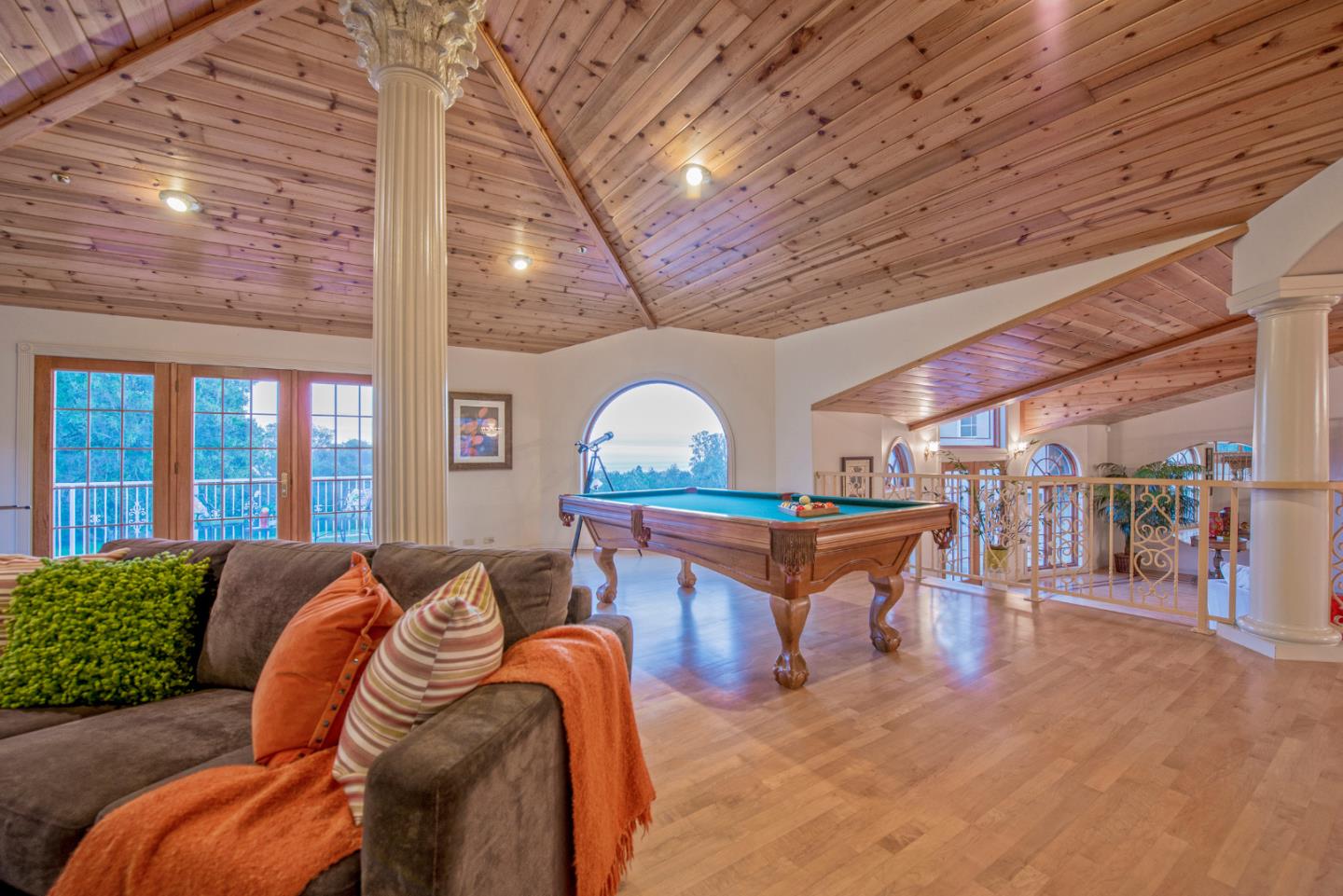 185 Dans Drive La Selva Beach, CA 95076 - Photo 5 of 21 a living room with furniture a wooden floor and a window