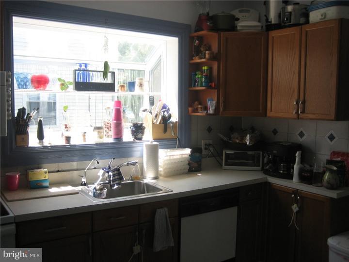 505 Heulings Avenue Riverside, NJ 08075 - Photo 9 of 12 Kitchen