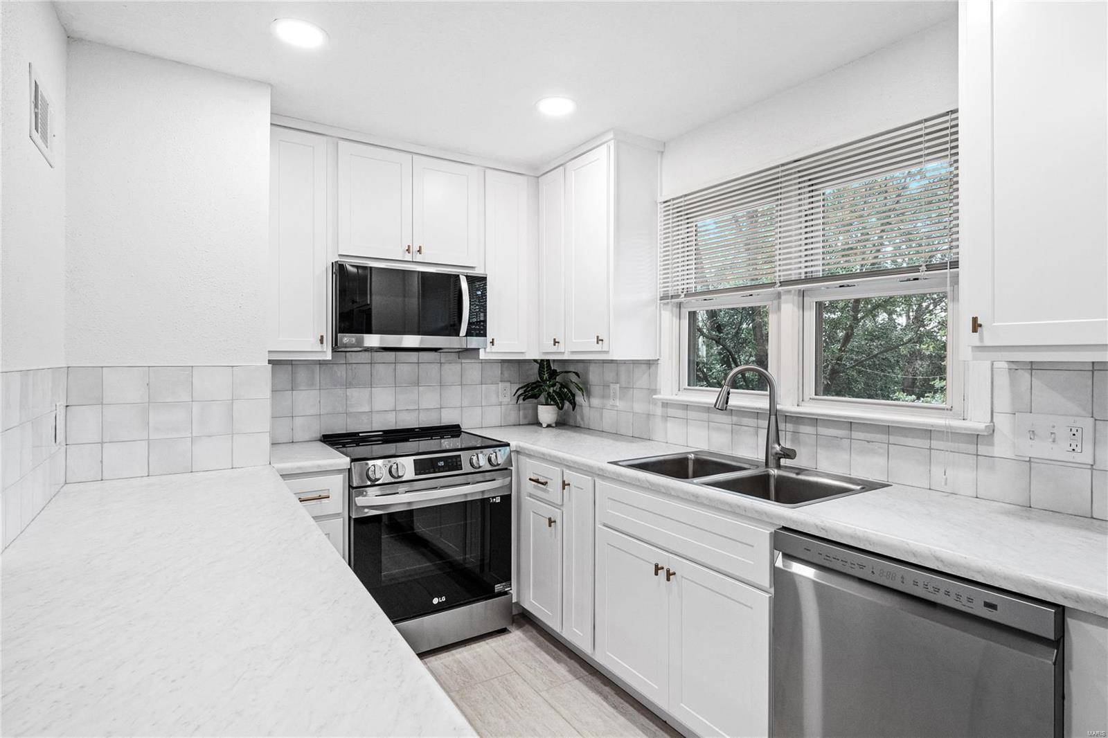 511 Hanna Road Manchester, MO 63021 - Photo 8 of 32