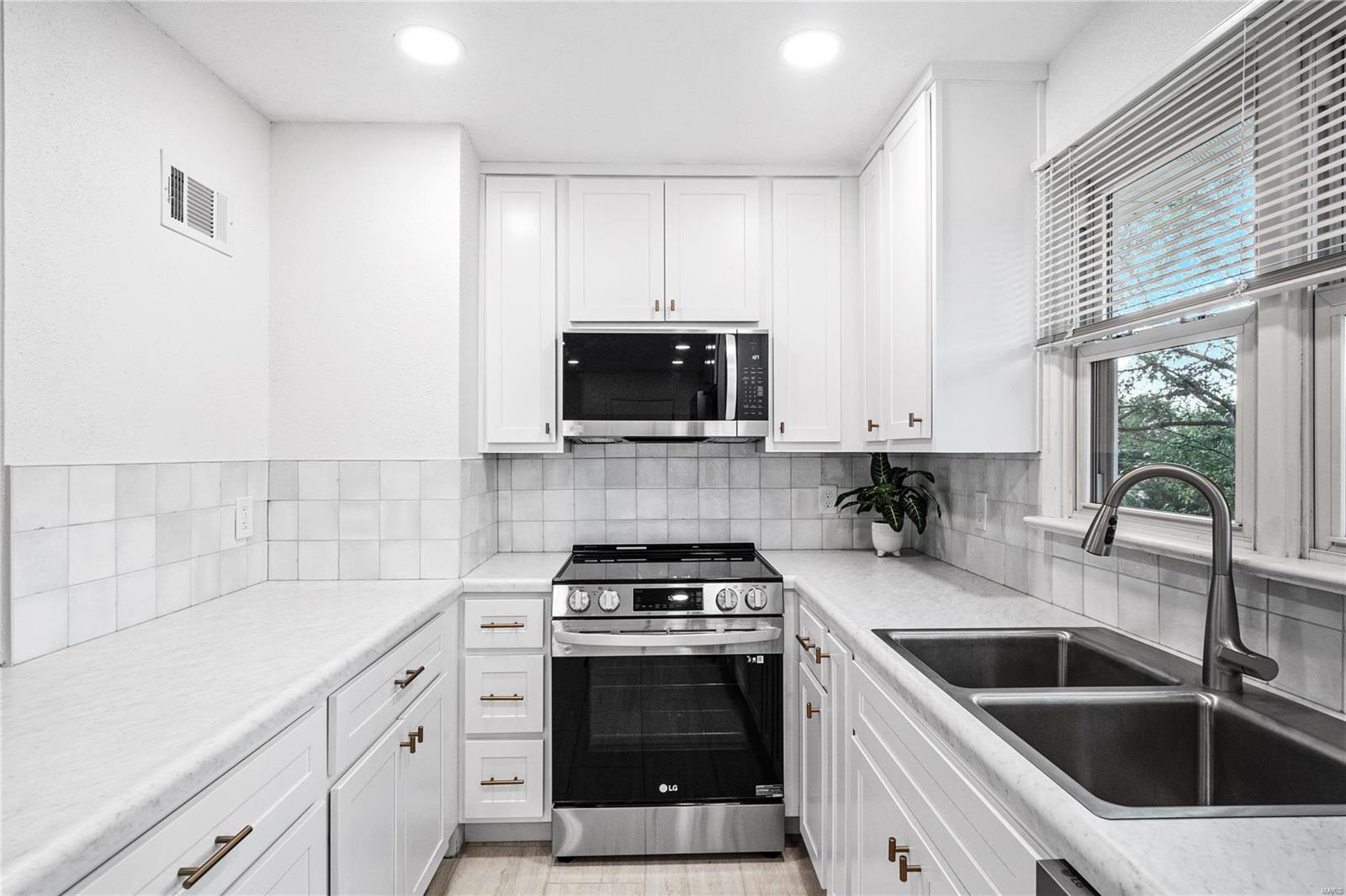 511 Hanna Road Manchester, MO 63021 - Photo 9 of 32