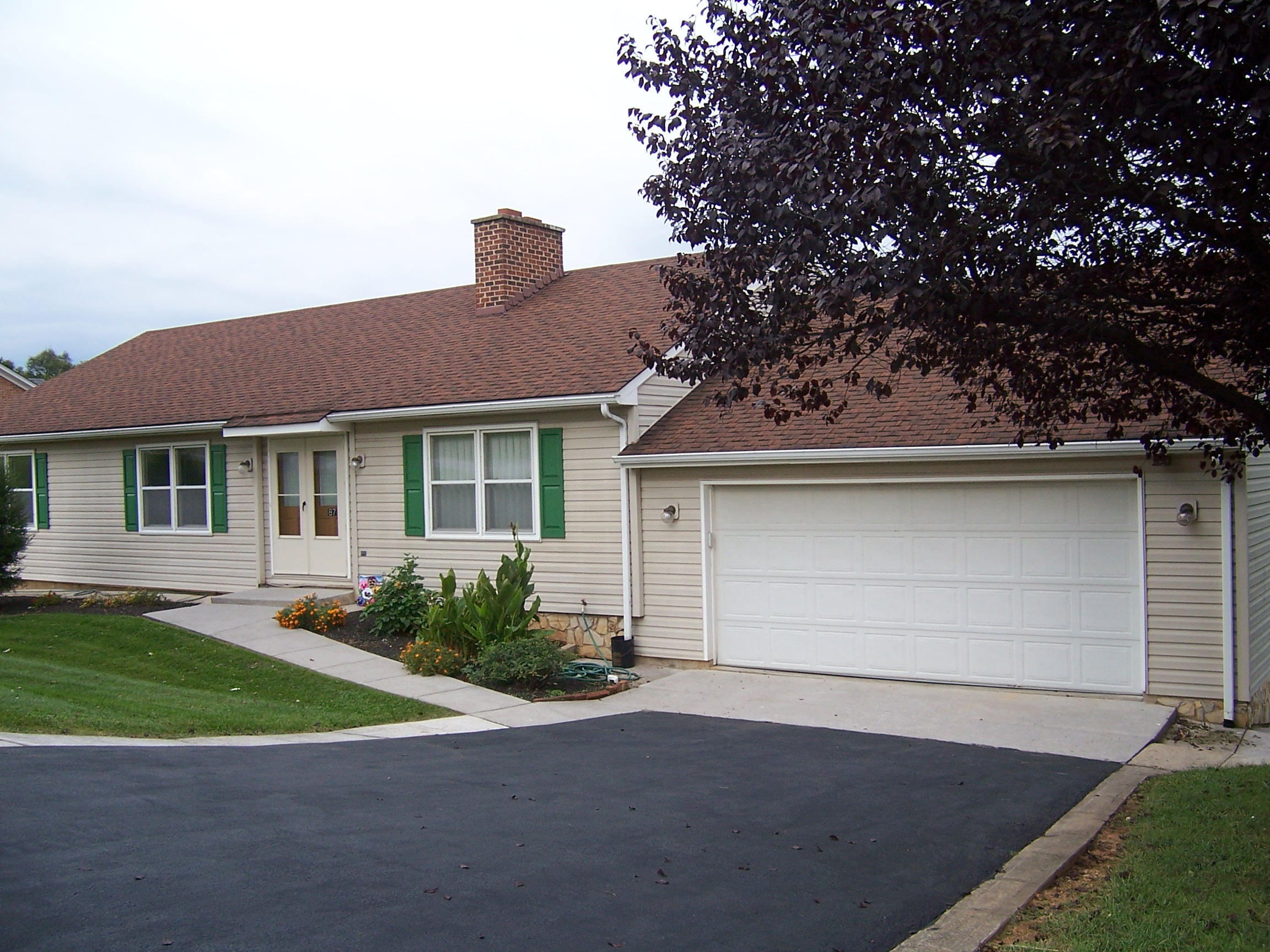 87 Jay Ridge Road Cloverdale, VA 24077 - Photo 10 of 43 Garage