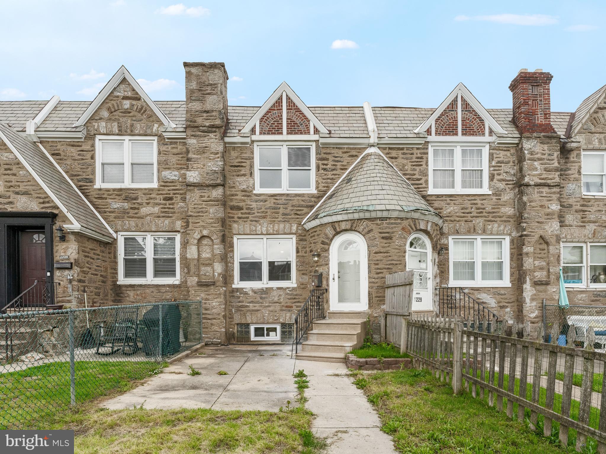 1227 Kerper Street Philadelphia, PA 19111 - Photo 2 of 21