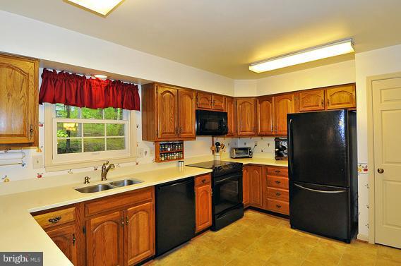 7141 Rivers Edge Road Columbia, MD 21044 - Photo 11 of 24 Kitchen