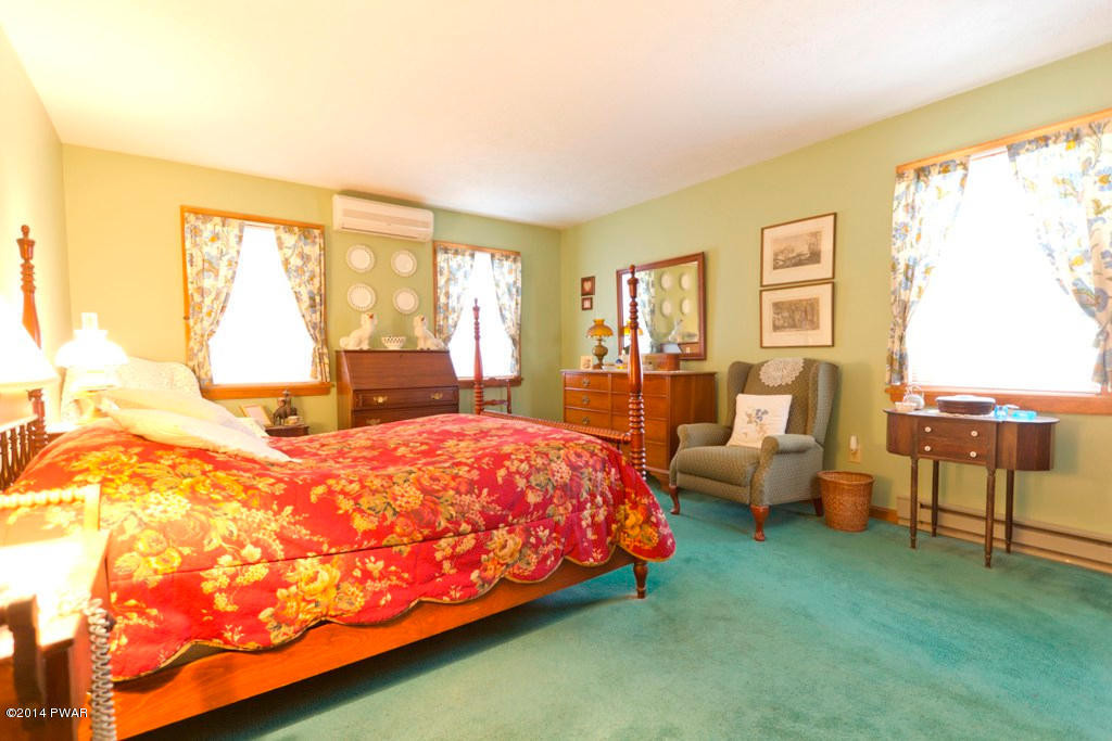 112 Sunset Way Milford, PA 18337 - Photo 10 of 44
