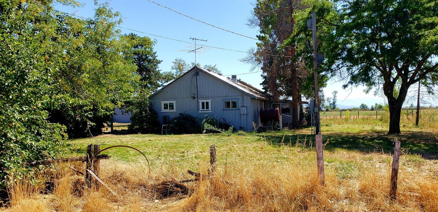 1421 Reese Creek Road Eagle Point, OR 97524 - Photo 15 of 34 a view of swimming pool with a backyard