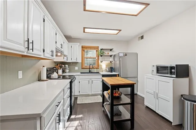 $293,000 | 941 Northeast Bristol Drive, Lee's Summit, MO 64086