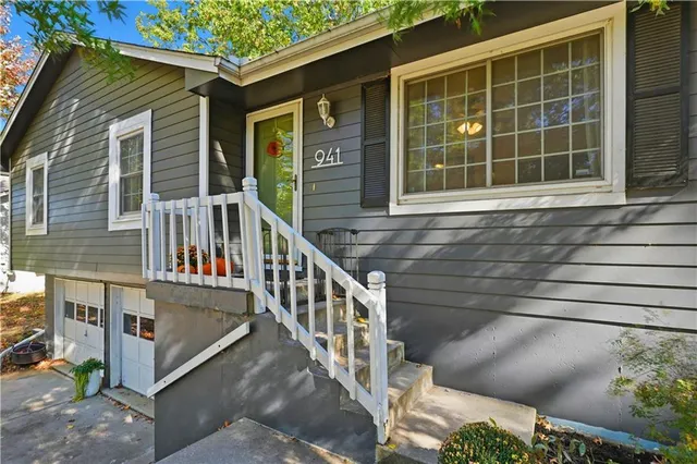 $293,000 | 941 Northeast Bristol Drive, Lee's Summit, MO 64086