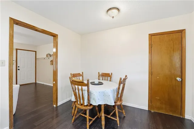 $293,000 | 941 Northeast Bristol Drive, Lee's Summit, MO 64086