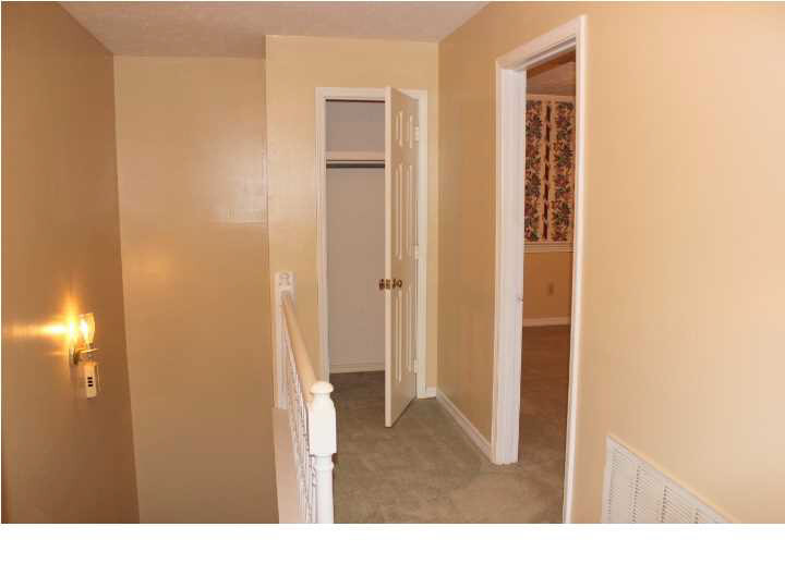 26 Northtown Road, Unit A Jackson, MS 39211 - Photo 20 of 33 Upstairs Landing