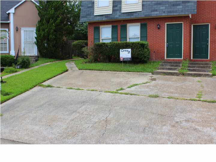 26 Northtown Road, Unit A Jackson, MS 39211 - Photo 5 of 33 Front Parking