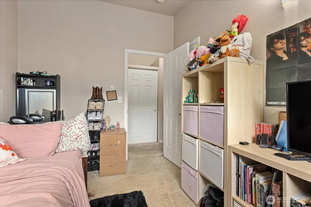 $1,250,000 | 245 Southeast Croston Lane, Issaquah, WA 98027