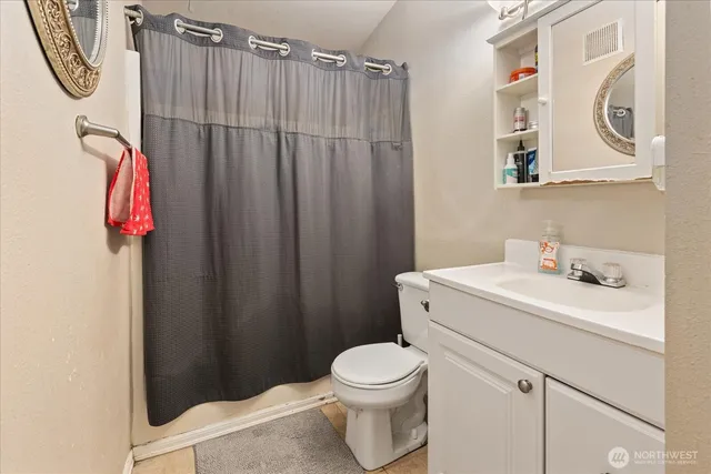 $1,250,000 | 245 Southeast Croston Lane, Issaquah, WA 98027