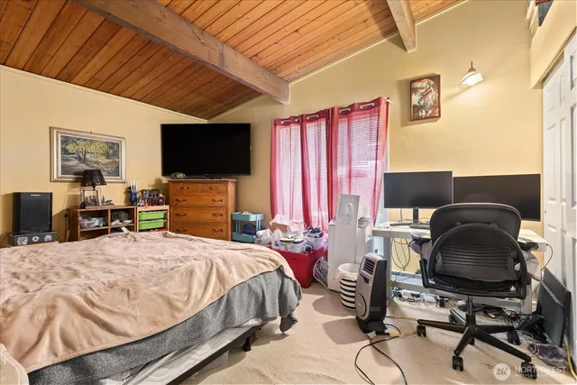 $1,250,000 | 245 Southeast Croston Lane, Issaquah, WA 98027