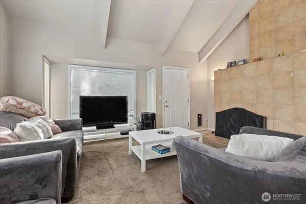 $1,100,000 | 245 Southeast Croston Lane, Issaquah, WA 98027