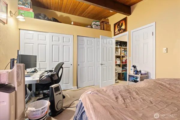 $1,100,000 | 245 Southeast Croston Lane, Issaquah, WA 98027