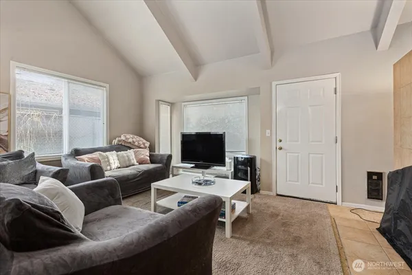 $1,100,000 | 245 Southeast Croston Lane, Issaquah, WA 98027