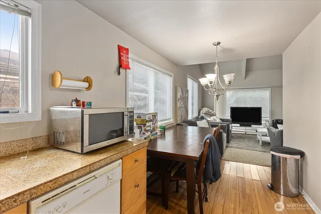 $1,250,000 | 245 Southeast Croston Lane, Issaquah, WA 98027