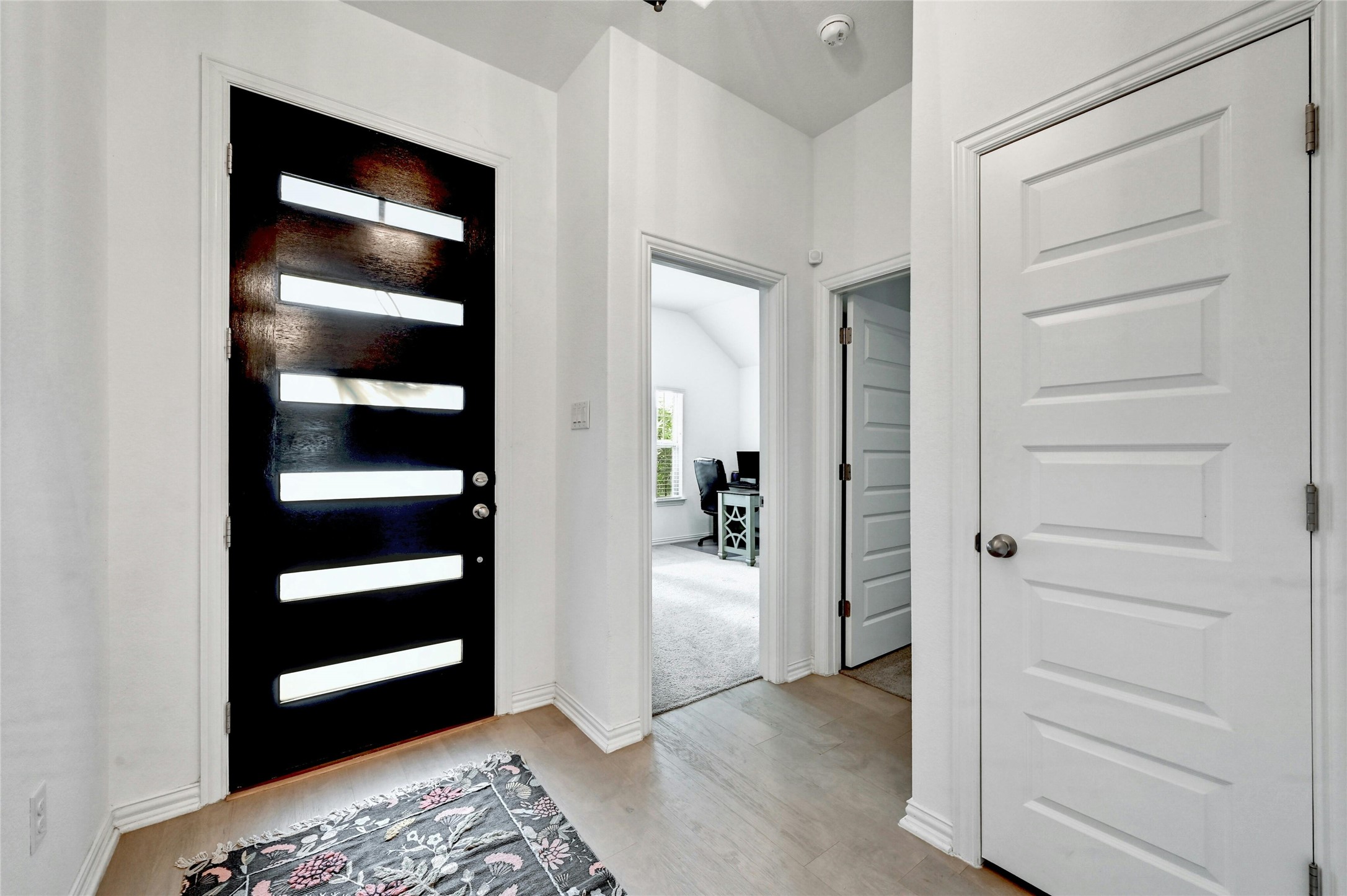 757 Cherrystone Loop Buda, TX 78610 - Photo 6 of 33 Your entrance foyer! So inviting