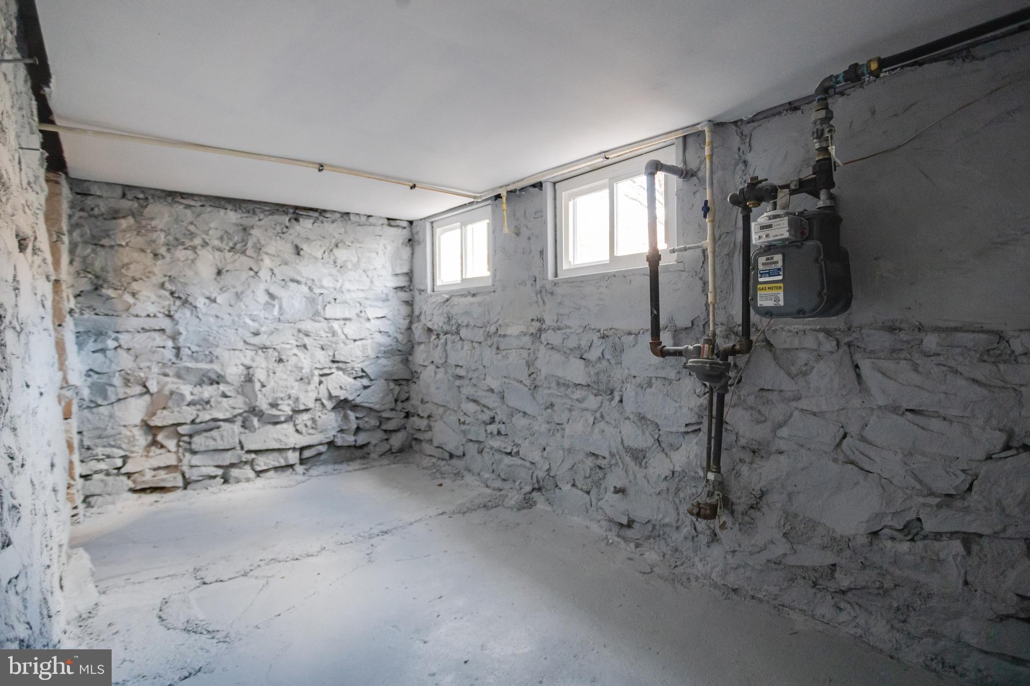 3015 Windsor Avenue Baltimore, MD 21216 - Photo 75 of 84 a bathroom with a shower