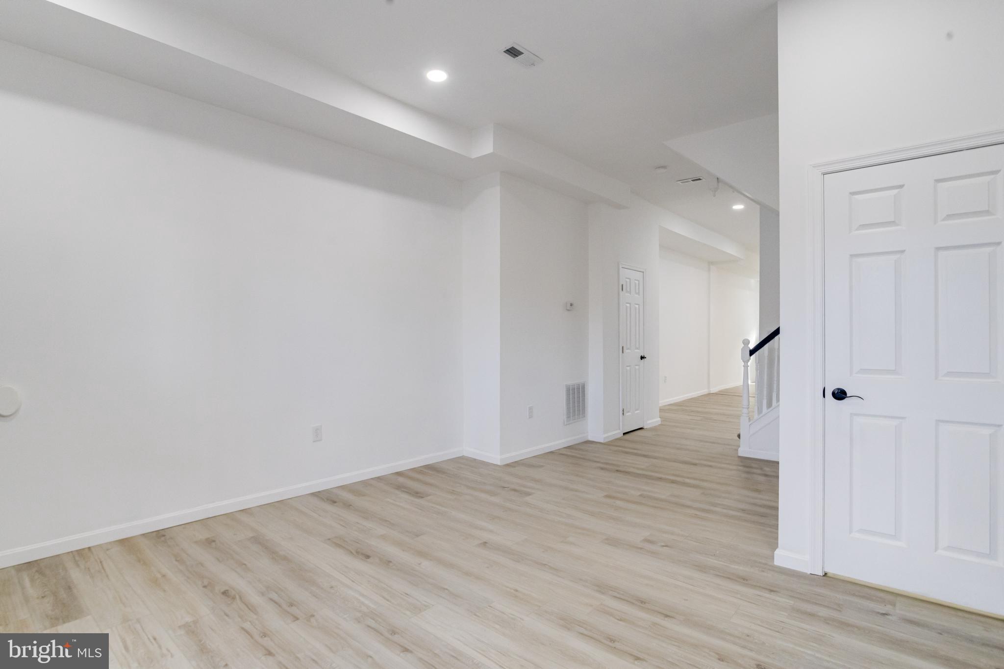3015 Windsor Avenue Baltimore, MD 21216 - Photo 8 of 64 Living Room