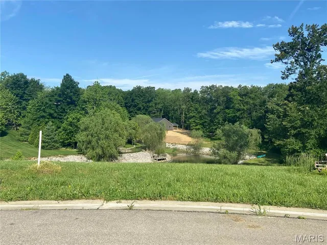 $57,300 | 619 Wedgewood Lane, Trenton, IL 62293