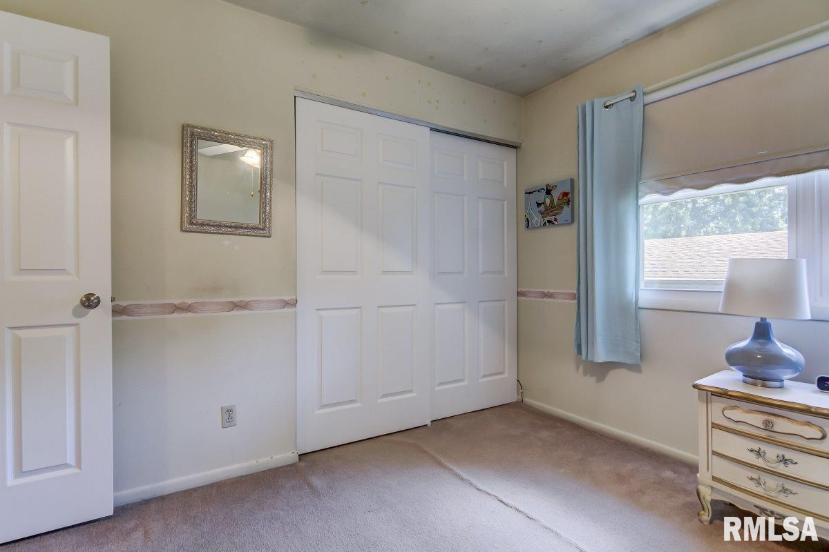 4113 Hazelcrest Road Springfield, IL 62703 - Photo 20 of 36
