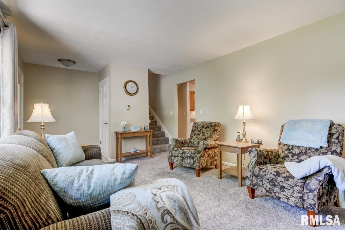 4113 Hazelcrest Road Springfield, IL 62703 - Photo 5 of 36