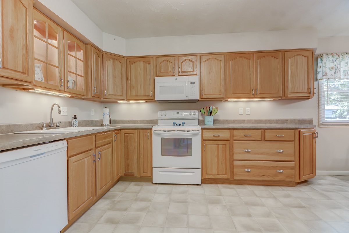 4113 Hazelcrest Road Springfield, IL 62703 - Photo 6 of 36