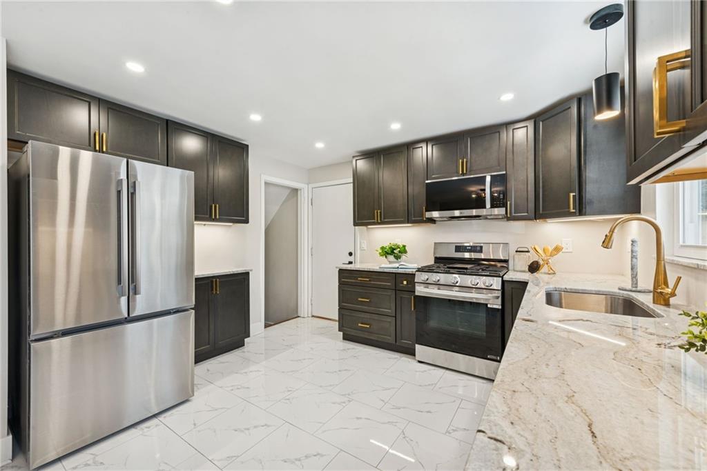 490 Old Clairton Road Pittsburgh, PA 15236 - Photo 11 of 40