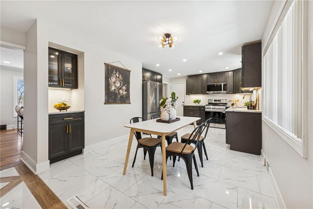 490 Old Clairton Road Pittsburgh, PA 15236 - Photo 2 of 40