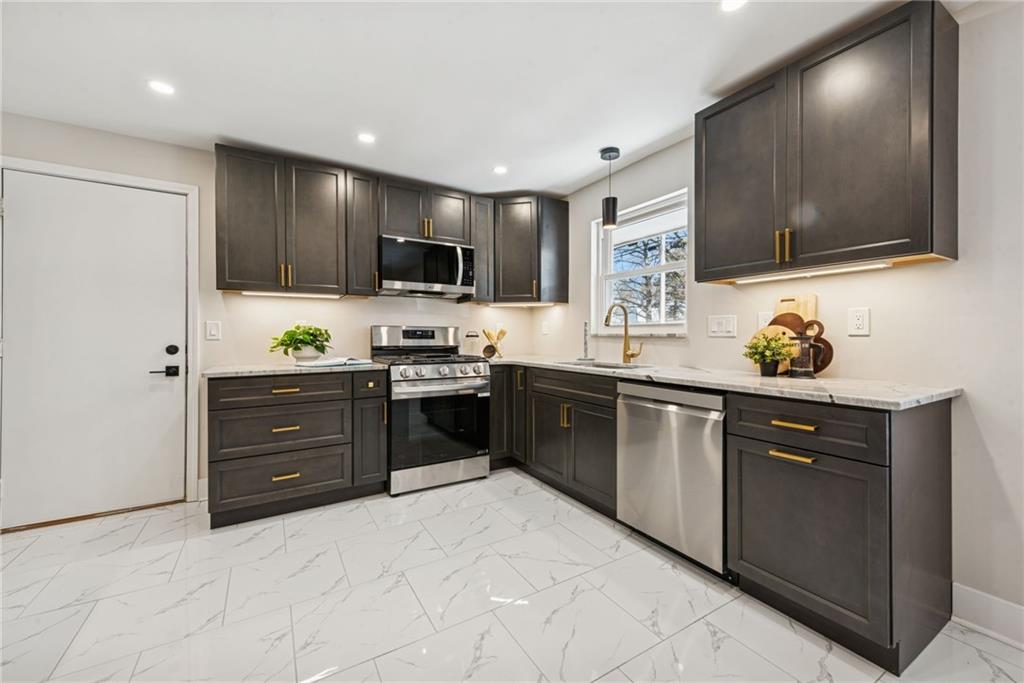 490 Old Clairton Road Pittsburgh, PA 15236 - Photo 10 of 40