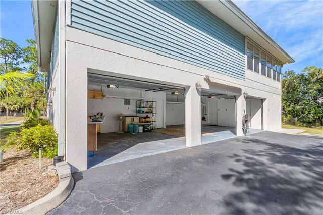 $945,000 | 670 27th Street Northwest, Naples, FL 34120