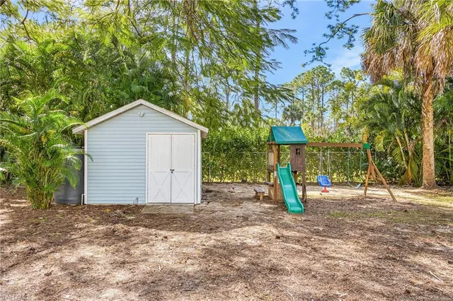 $945,000 | 670 27th Street Northwest, Naples, FL 34120