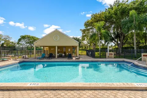 $290,000 | 13022 Southwest 88th Terrace North, Unit 201, Miami, FL 33186