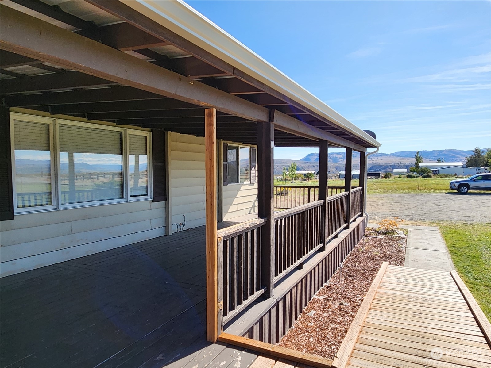 182 Engh Road Omak, WA 98841 - Photo 6 of 40 a view of a balcony